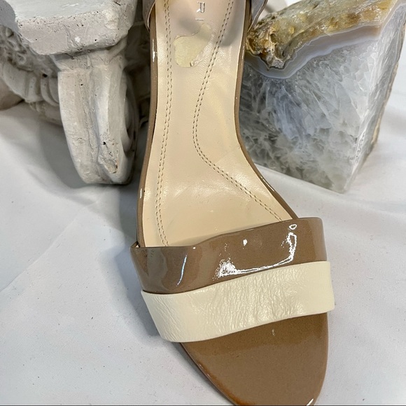 TAHARI Two Tone Tan & Beige Leather Sandal with Wide Ankle Strap NWT - Picture 5 of 11